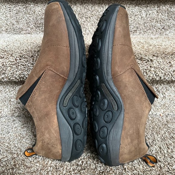 Merrell Men\'s Brown Jungle Closed Toe Leather Mules.